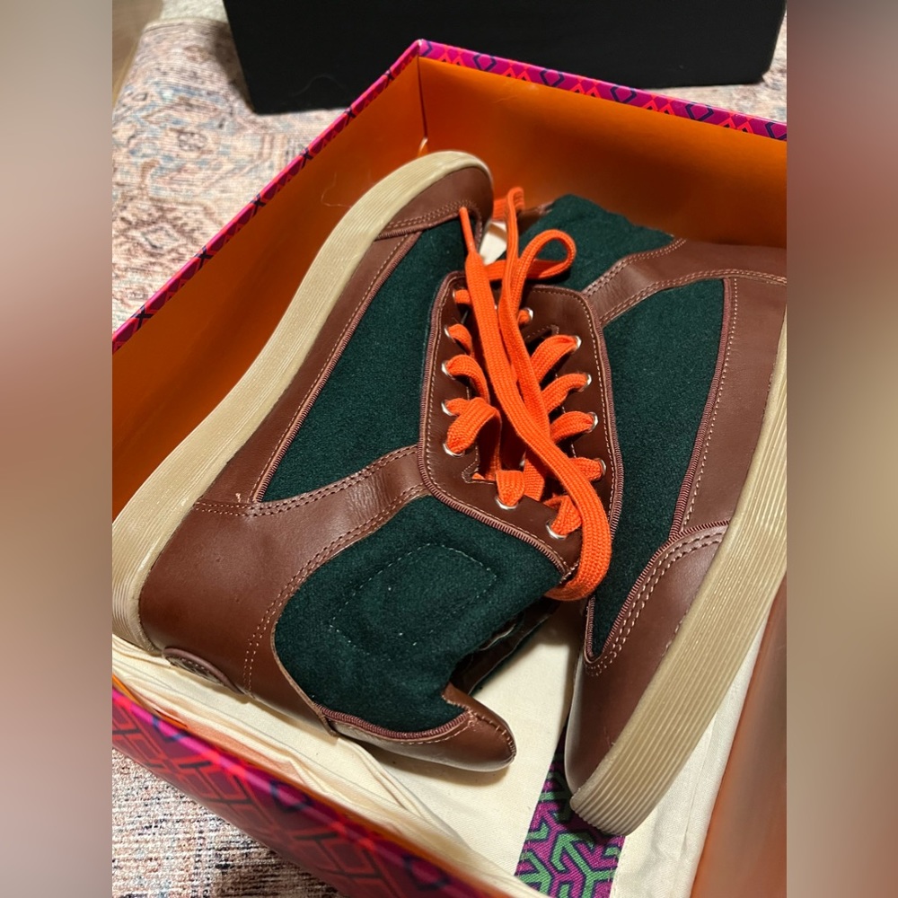 Tory Burch SNEAKERS! Size 7.5 US Women/ worn just once!/Amazing condition :)